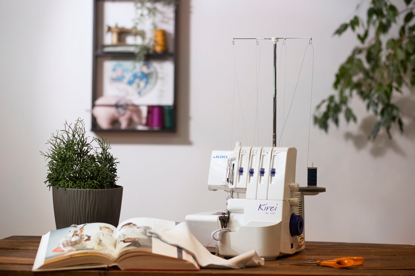 Juki MO-214D Overlocker