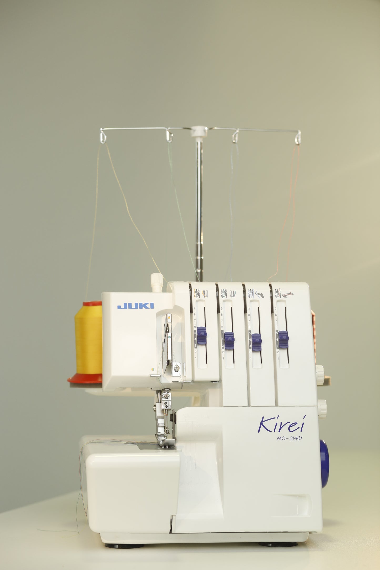 Juki MO-214D Overlocker