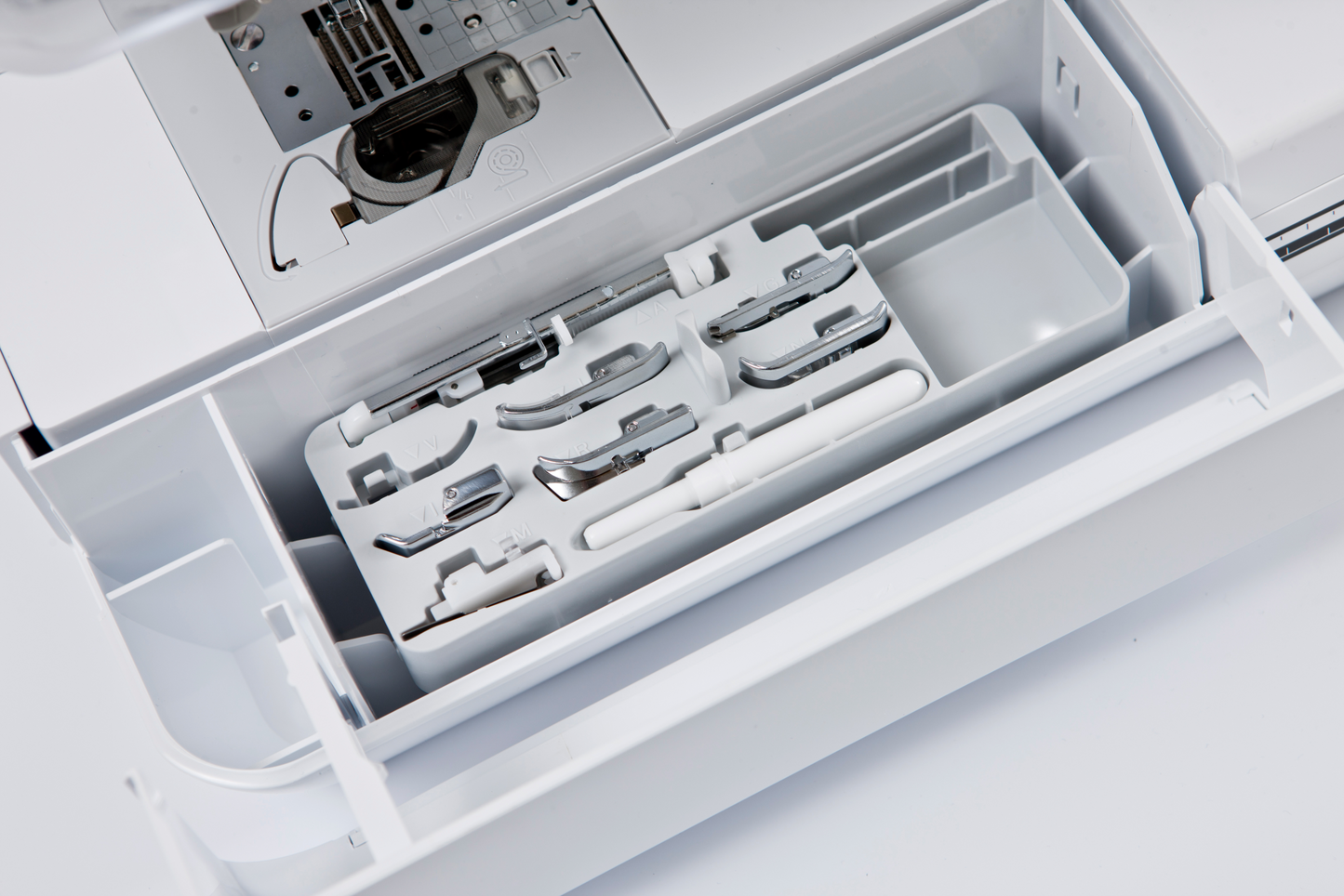 Innov-is VQ2 sewing and quilting machine