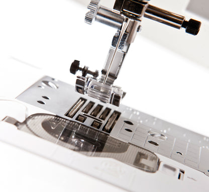 Innov-is VQ2 sewing and quilting machine